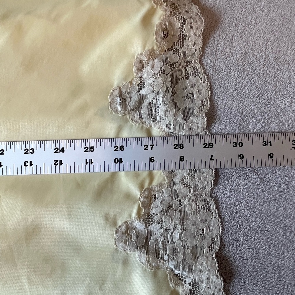 Vintage Pale Yellow Slip with Beige Lace Trim - Picture 13 of 13